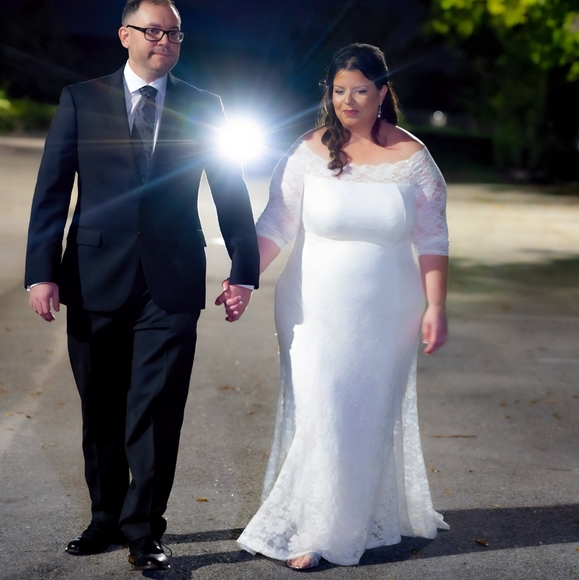 Torrid- IVORY LACE OFF SHOULDER FIT & FLARE WEDDING DRESS SIZE 20 - Picture 6 of 6